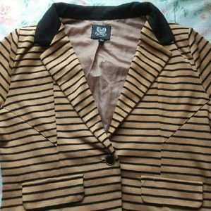 A Mine Brown and Black Jacket